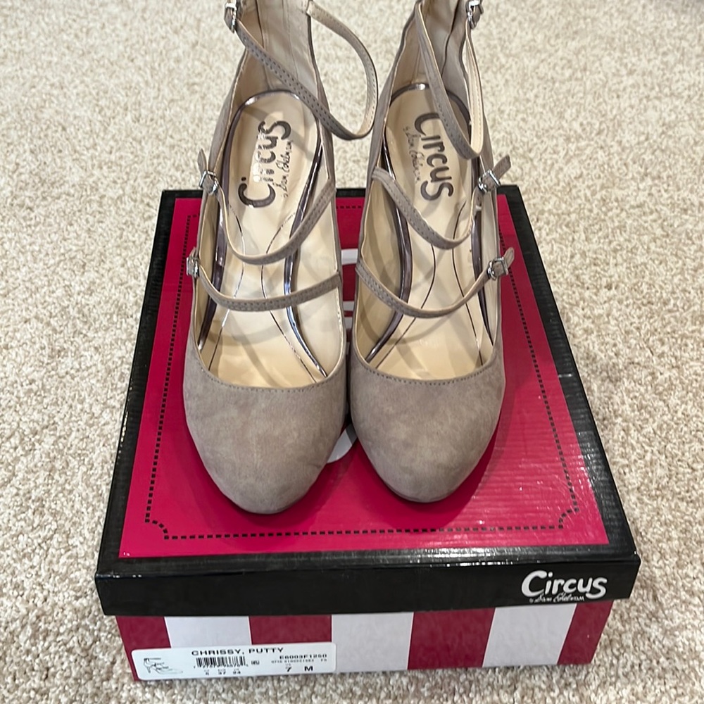 Circus Sam Edelman Chrissy strappy pumps in putty